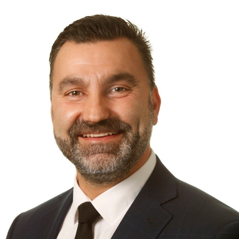 Portrait of Menio Cokalis, Founder & Managing Director of ForgePoint Advisory